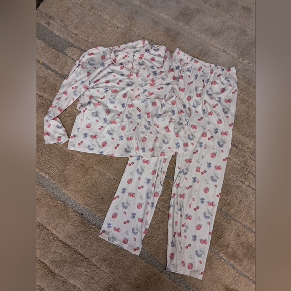 Women's Floral Fruit Print Pajama Set - Picture 3 of 3